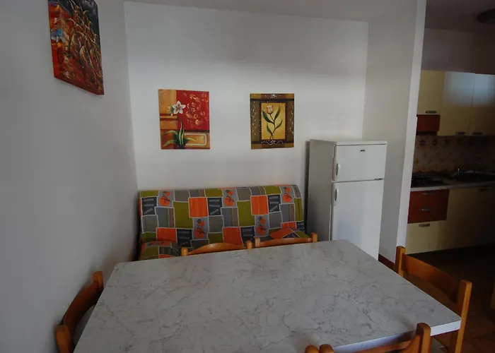 Lory شقة روسولينا ماري