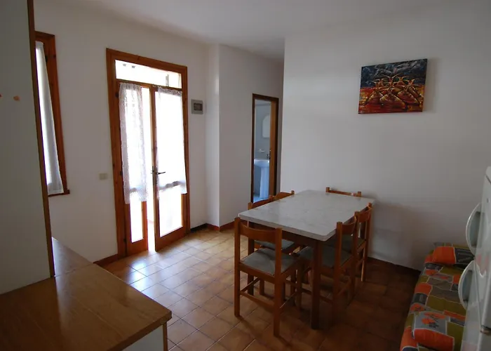 Lory روسولينا ماري